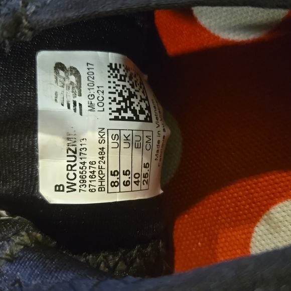 New Balace Minnie Mouse Running Shoe Sz 8.5 - Picture 6 of 9